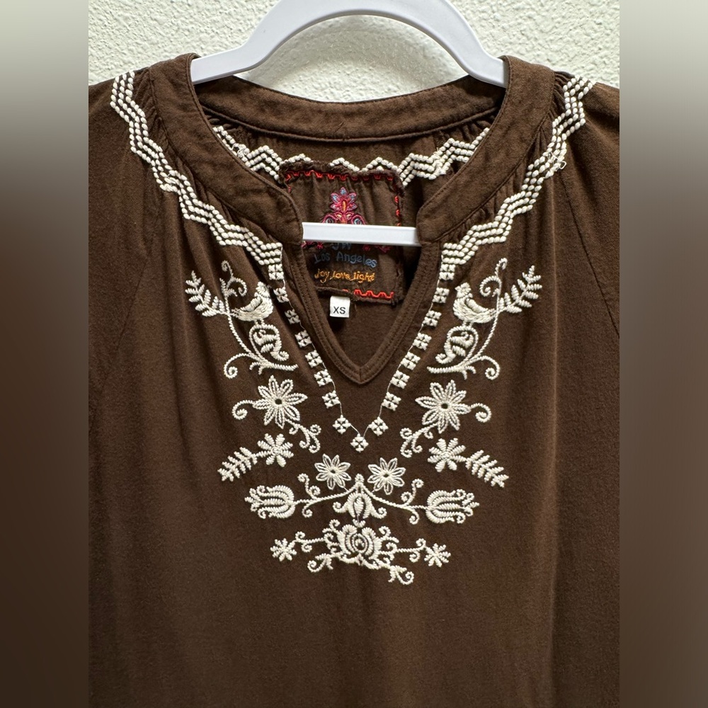 Johnny Was Tunic Blouse Embroidered Floral Birds Quarter Sleeve Cotton Brown XS - Picture 5 of 9